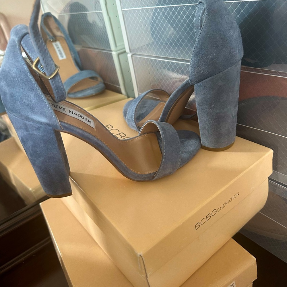 Steve Madden suede heels